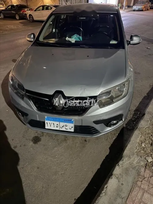 Renault Logan 2021 White Used for Sale - 1