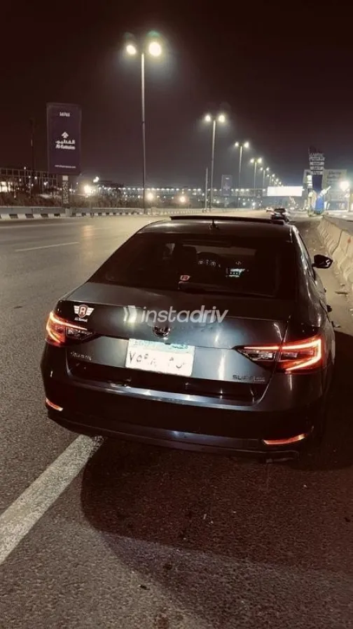 سكودا سوبيرب 2019 أبيض مستعملة للبيع - 4