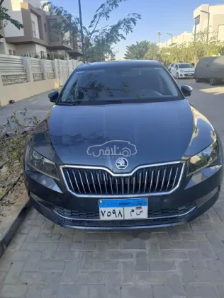 سكودا سوبيرب 2019 أبيض مستعملة للبيع