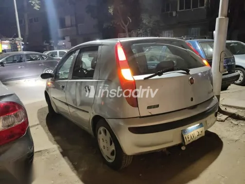 فيات بونتو 2003 فضي مستعملة للبيع - 2