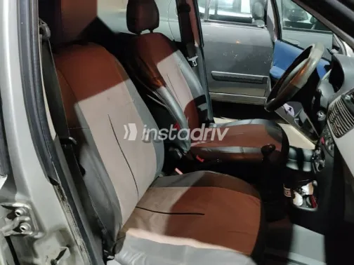 فيات بونتو 2003 فضي مستعملة للبيع - 4