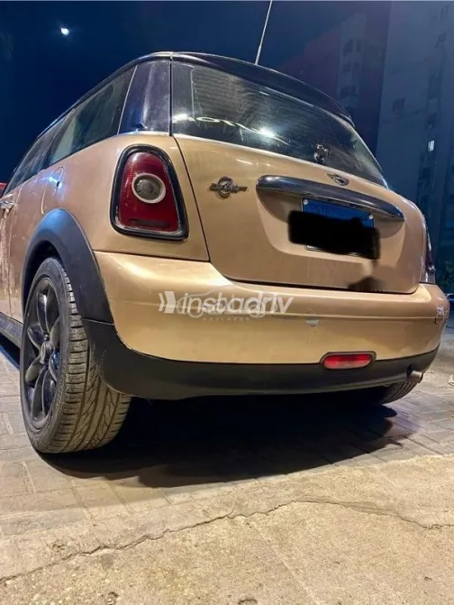 Mini Cooper 2010 Gold Used for Sale - 4