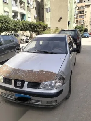 سيات ابيزا 2002 فضي مستعملة للبيع