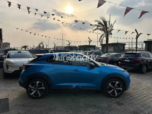 نيسان جوك 2022 أزرق غامق مستعملة للبيع - 2