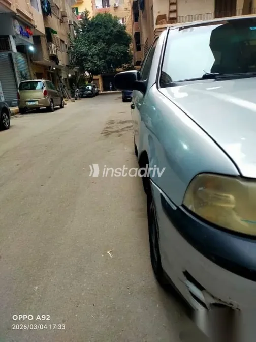 فولكس فاغن بوينتر 2004 فضي مستعملة للبيع - 1