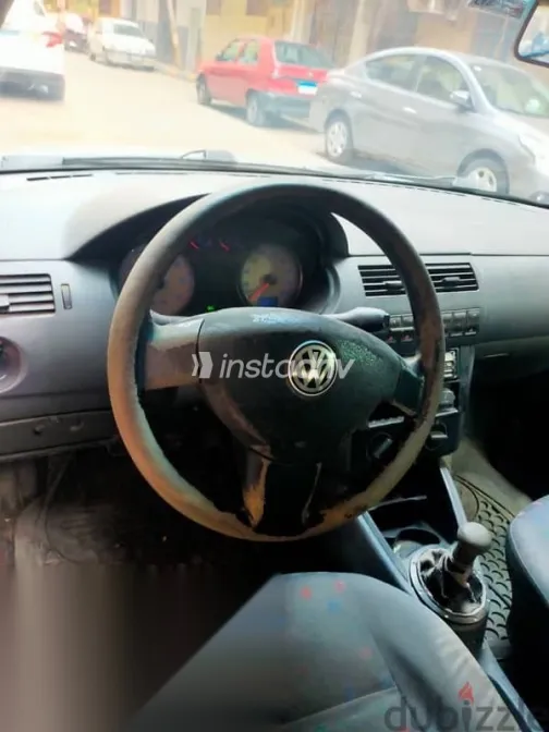 فولكس فاغن بوينتر 2004 فضي مستعملة للبيع - 2