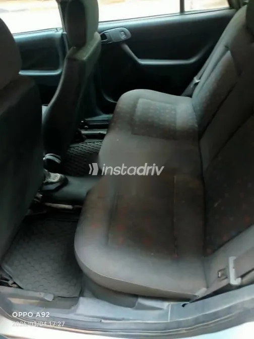 فولكس فاغن بوينتر 2004 فضي مستعملة للبيع - 9