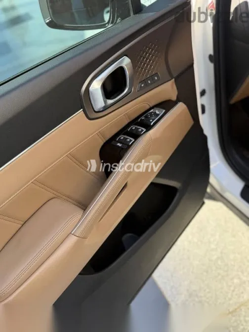 كيا سورينتو 2024 أبيض مستعملة للبيع - 4