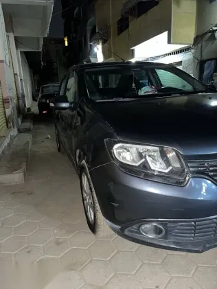 رينو لوجان 2017 أسود مستعملة للبيع