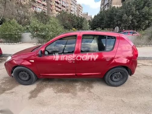 رينو سانديرو 2014 أحمر مستعملة للبيع - 4