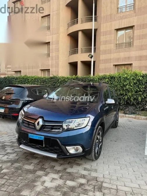 رينو 19 2019 أزرق غامق مستعملة للبيع - 2