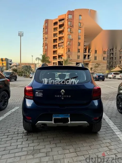 رينو 19 2019 أزرق غامق مستعملة للبيع - 3