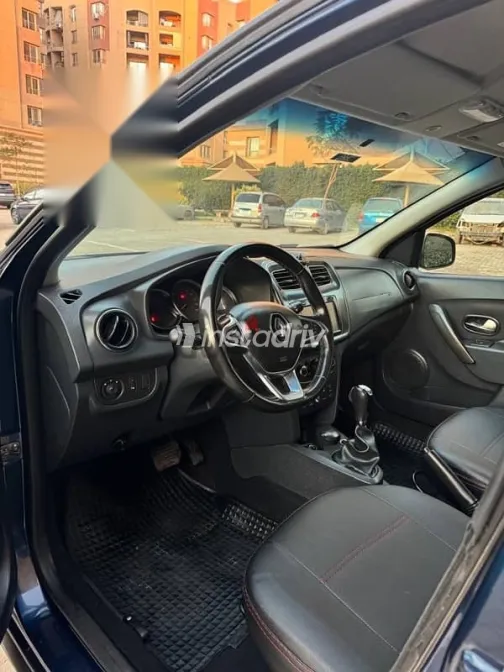 رينو 19 2019 أزرق غامق مستعملة للبيع - 6