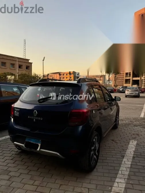 رينو 19 2019 أزرق غامق مستعملة للبيع - 7