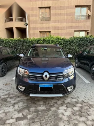 رينو 19 2019 أزرق غامق مستعملة للبيع