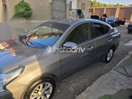 نيسان صنى 2020 رمادي مستعملة للبيع - 2