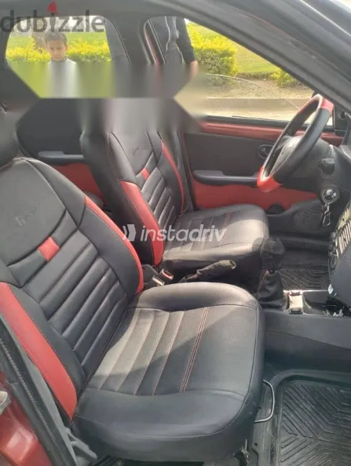 فيات سينا 2001 أحمر مستعملة للبيع - 1