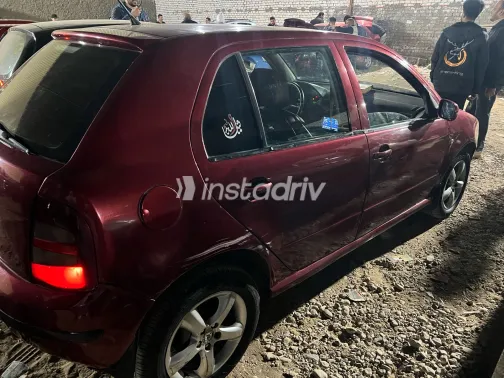 سكودا فابيا 2004 أبيض مستعملة للبيع - 3