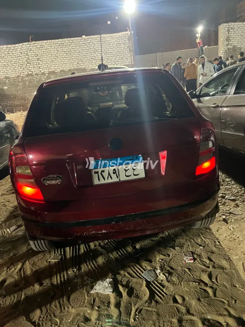 سكودا فابيا 2004 أبيض مستعملة للبيع - 7