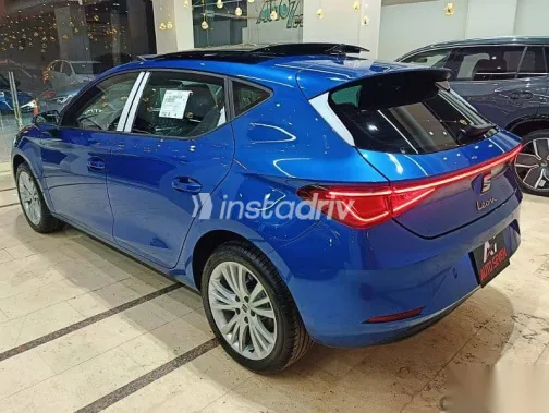 سيات ليون 2026 أزرق غامق جديدة للبيع - 4