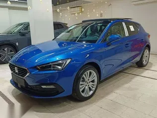 سيات ليون 2026 أزرق غامق جديدة للبيع