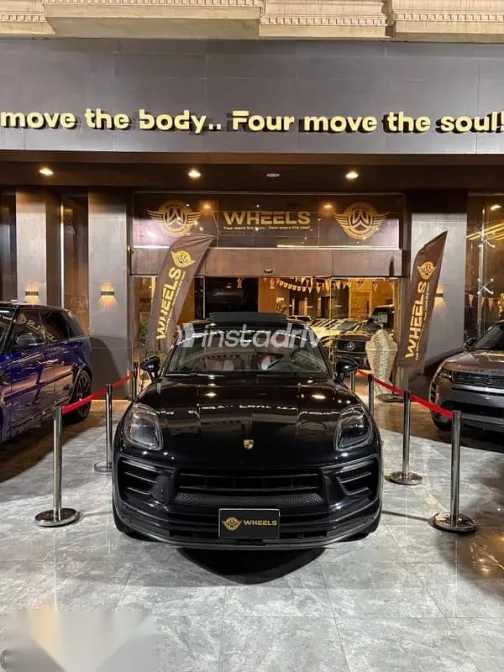 Porsche Macan 2022 Black Used for Sale - 3