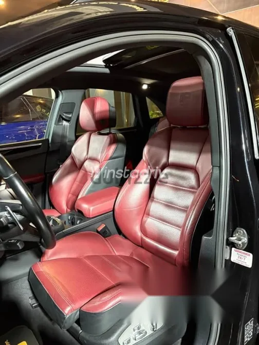 Porsche Macan 2022 Black Used for Sale - 4