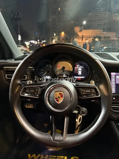 Porsche Macan 2022 Black Used for Sale - 7