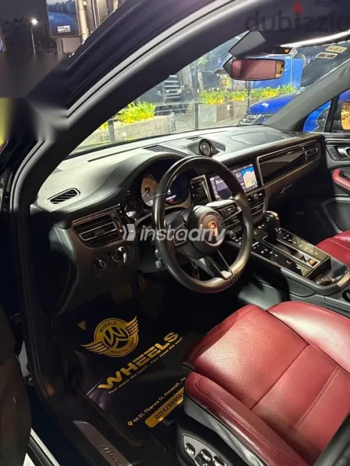 Porsche Macan 2022 Black Used for Sale - 8