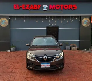 رينو لوجان 2021 أبيض مستعملة للبيع