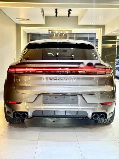 بورش كايين اس 2024 رمادي مستعملة للبيع - 4