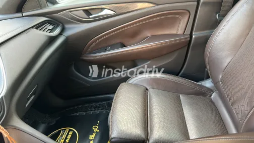 اوبل أنسيجنيا 2018 أبيض مستعملة للبيع - 9