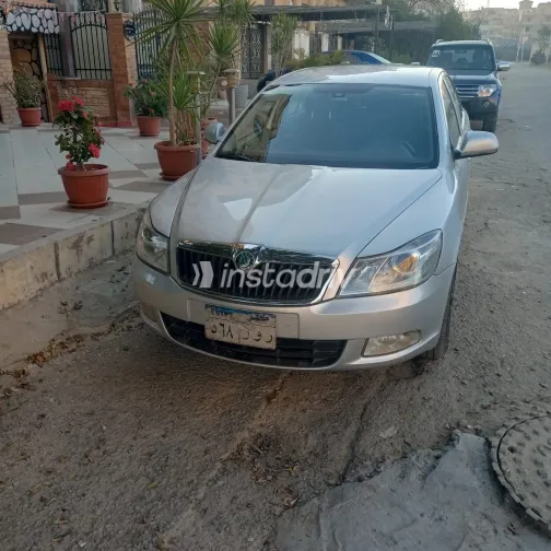 سكودا اوكتافيا 2012 أبيض مستعملة للبيع - 2