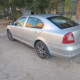 سكودا اوكتافيا 2012 أبيض مستعملة للبيع