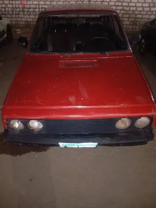 فيات بولونيز 1989 أحمر مستعملة للبيع