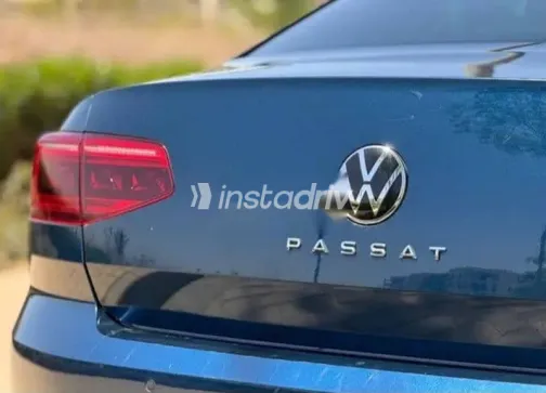 فولكس فاغن باسات 2021 أزرق غامق مستعملة للبيع - 5