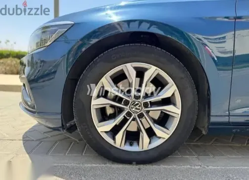 فولكس فاغن باسات 2021 أزرق غامق مستعملة للبيع - 7