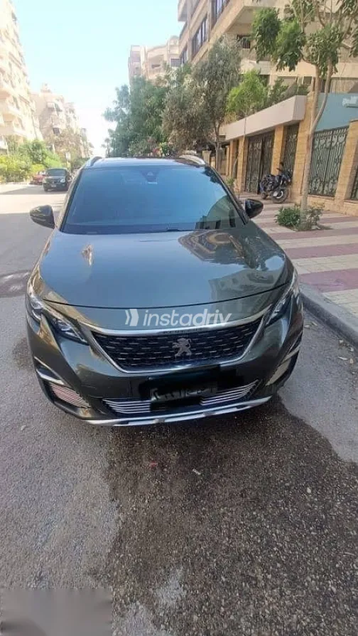 بيجو 3008 2019 رمادي مستعملة للبيع - 2