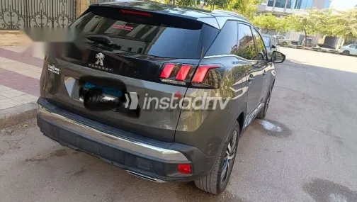 بيجو 3008 2019 رمادي مستعملة للبيع - 8