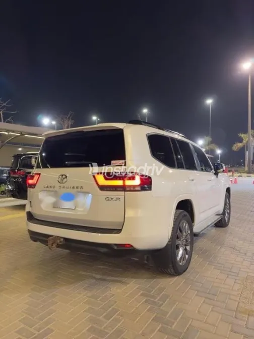 تويوتا لاند كروزر 2022 أبيض مستعملة للبيع - 4