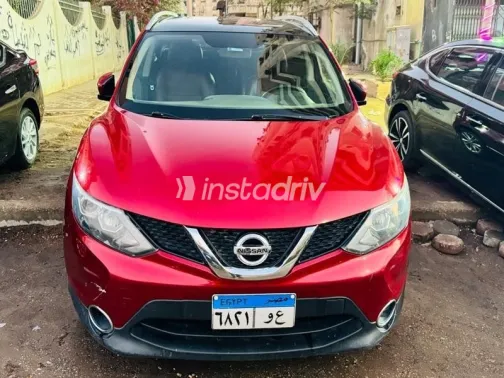نيسان قشقاي 2017 أحمر غامق مستعملة للبيع - 1