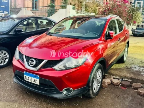 نيسان قشقاي 2017 أحمر غامق مستعملة للبيع - 2