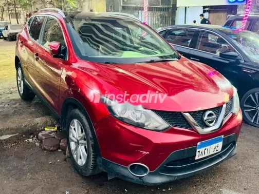 نيسان قشقاي 2017 أحمر غامق مستعملة للبيع - 3