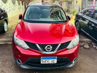 نيسان قشقاي 2017 أحمر غامق مستعملة للبيع