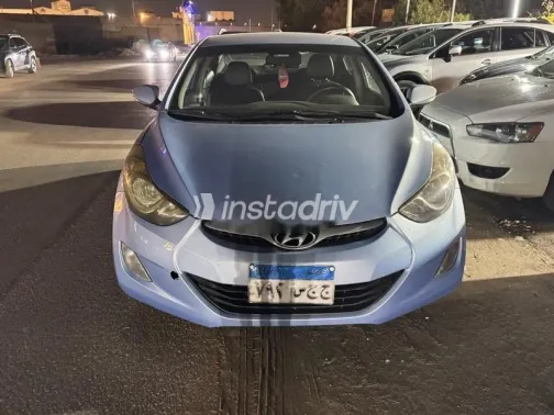 هيونداي إلنترا 2012 أزرق غامق مستعملة للبيع - 1