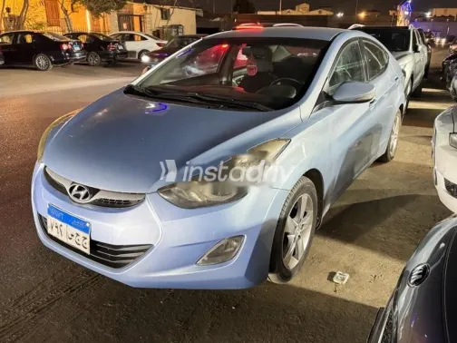 هيونداي إلنترا 2012 أزرق غامق مستعملة للبيع - 2