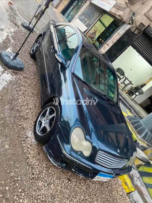 Mercedes C 200 2003 White Used for Sale - 3