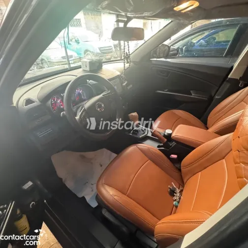 Ssang Yong Tivoli 2019 White Used for Sale - 4