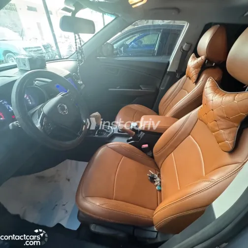 Ssang Yong Tivoli 2019 White Used for Sale - 8