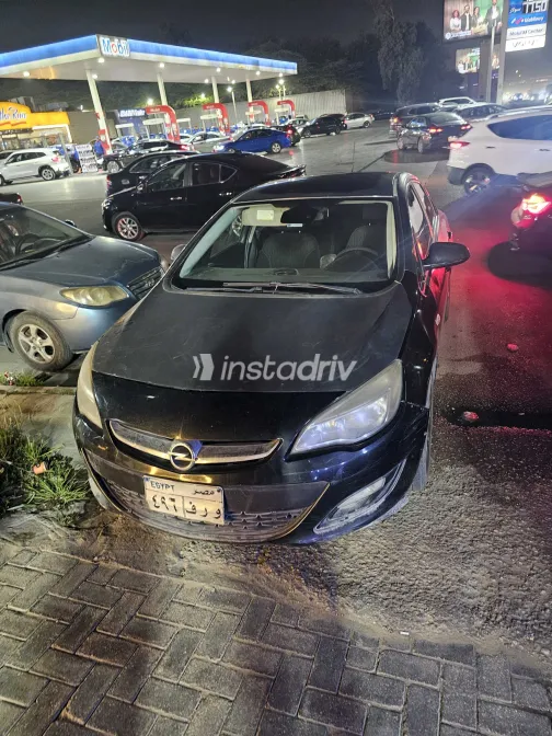 اوبل أسترا 2014 أبيض مستعملة للبيع - 3